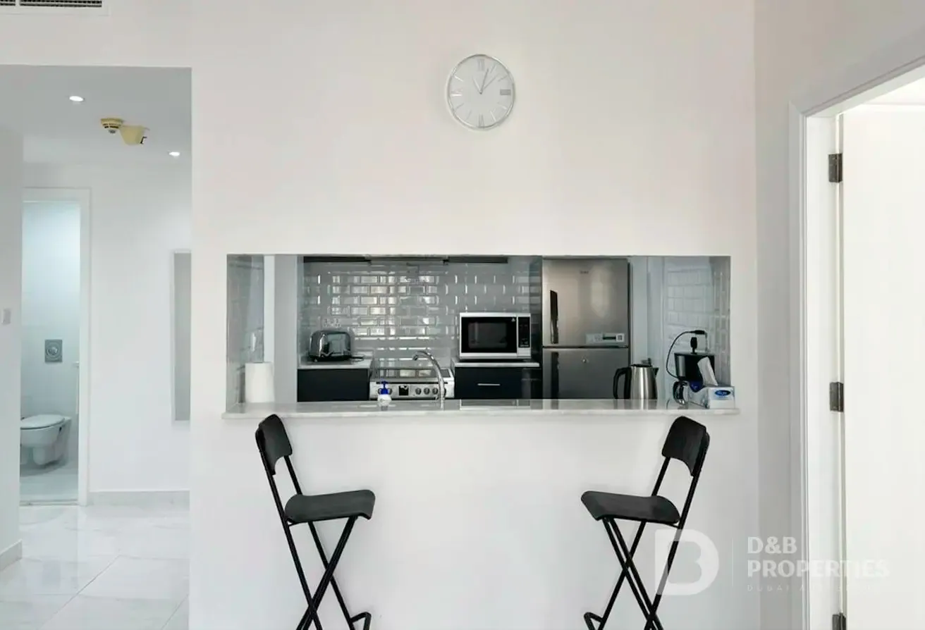 Fully Furnished | Modern Unit | Park view
