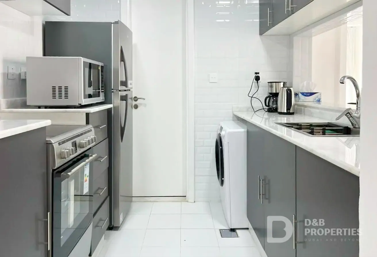 Fully Furnished | Modern Unit | Park view