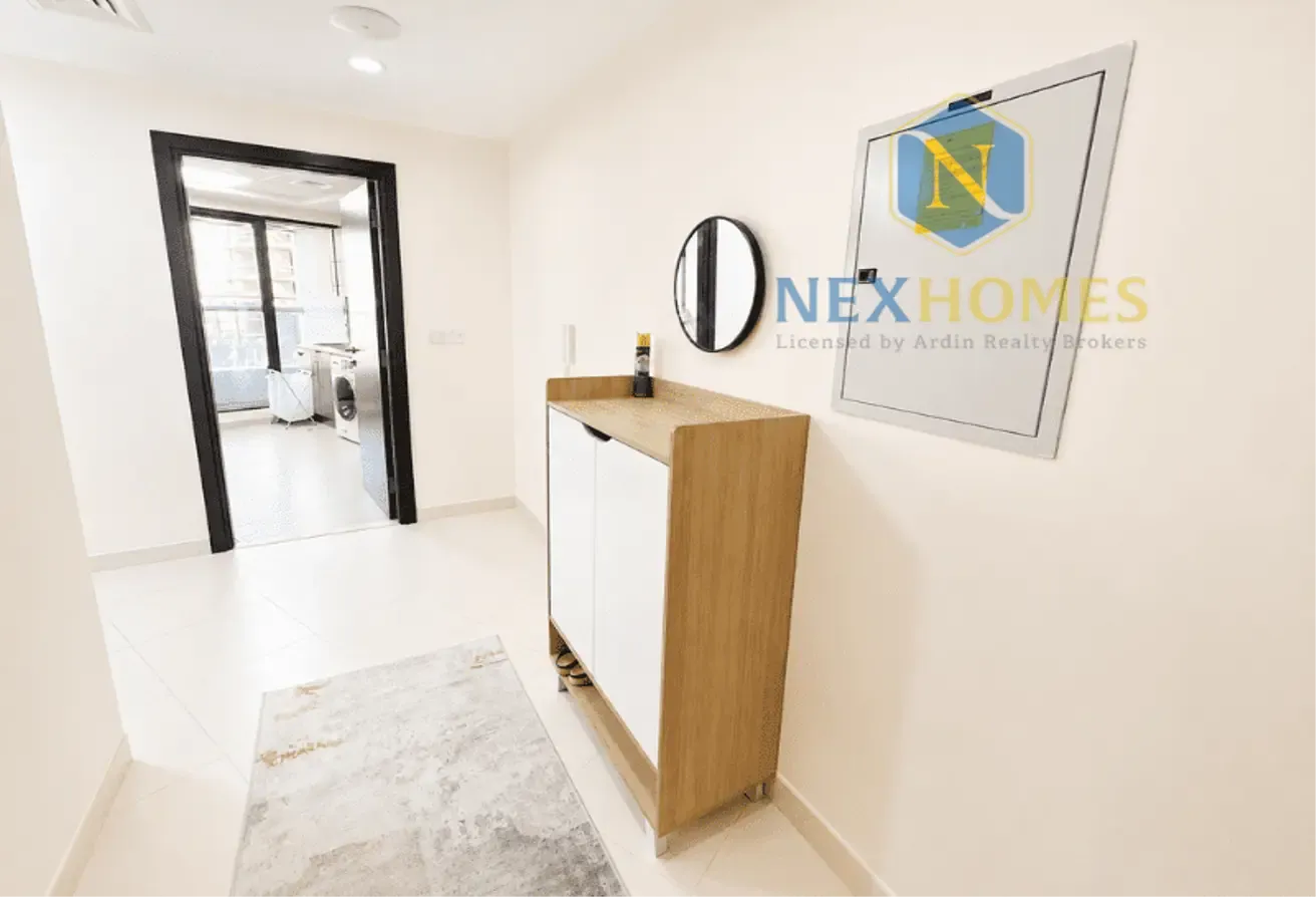 Bright Studio | Semi-Closed Kitchen | 5 Min Metro