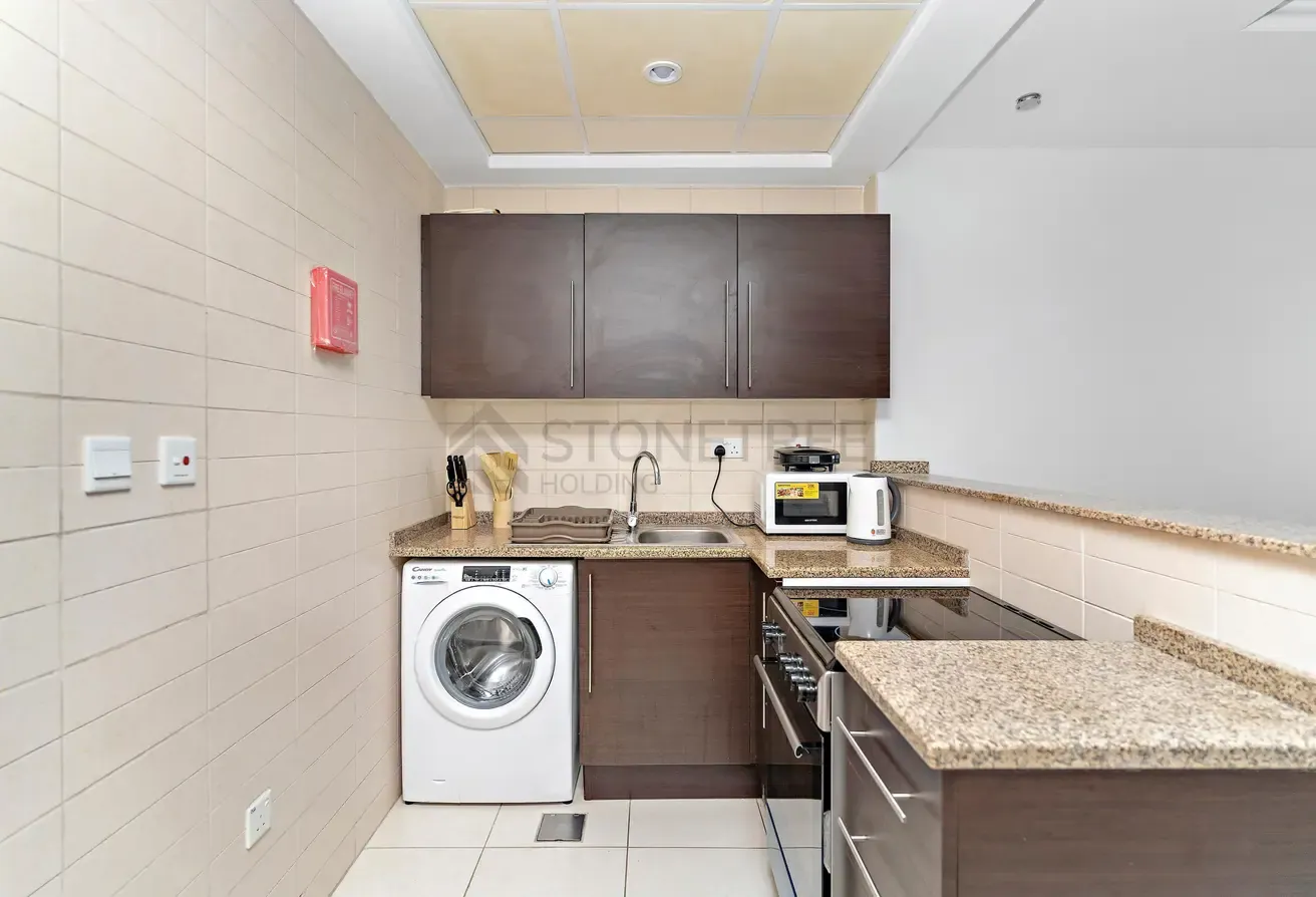 12 CHEQUES | Next to Metro | Near Marina Mall