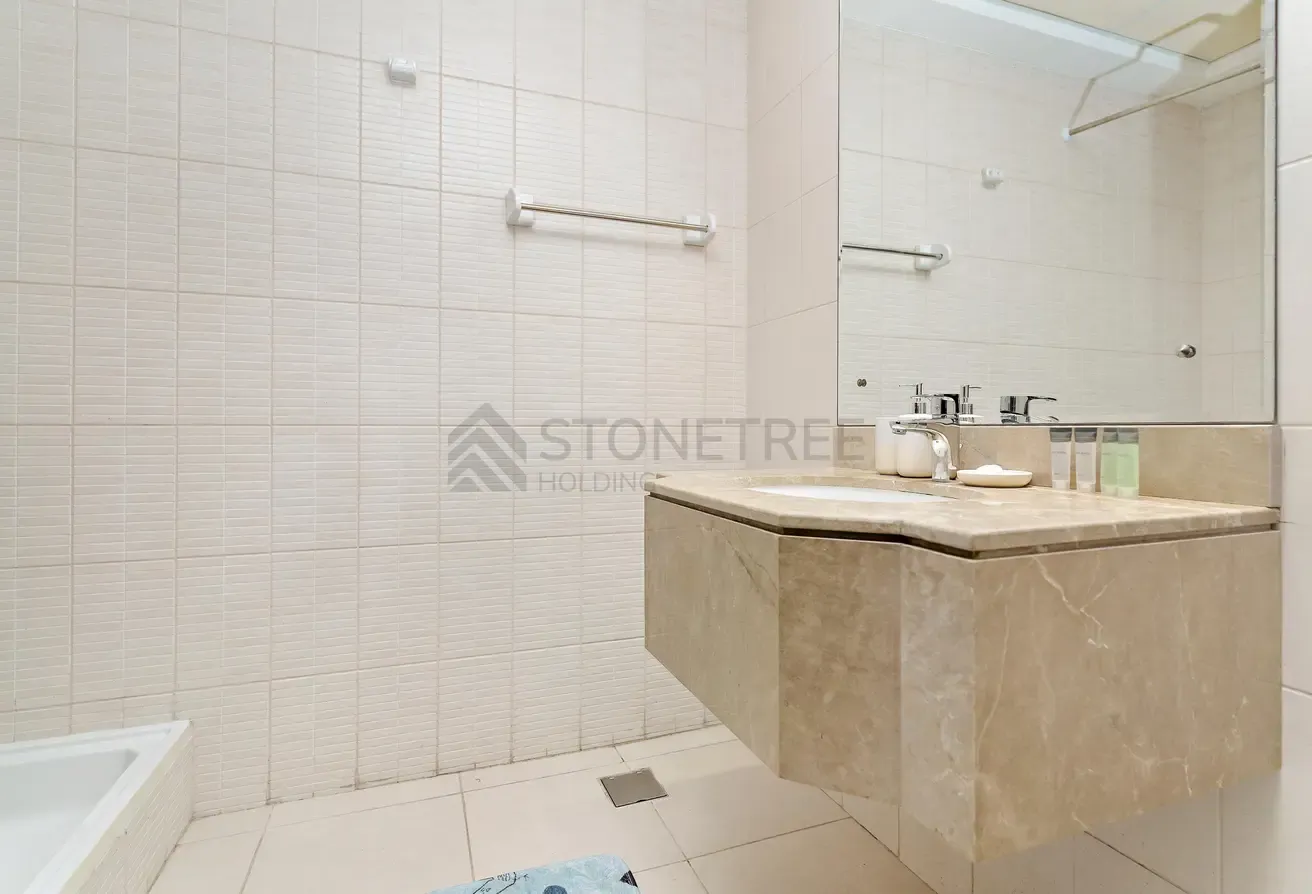 12 CHEQUES | Next to Metro | Near Marina Mall