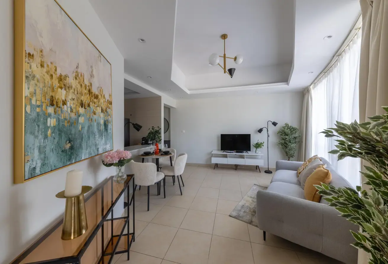 Modern interiors | JLT lake views | JLT