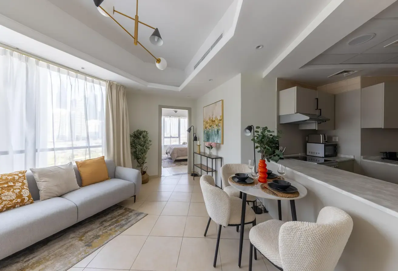 Modern interiors | JLT lake views | JLT