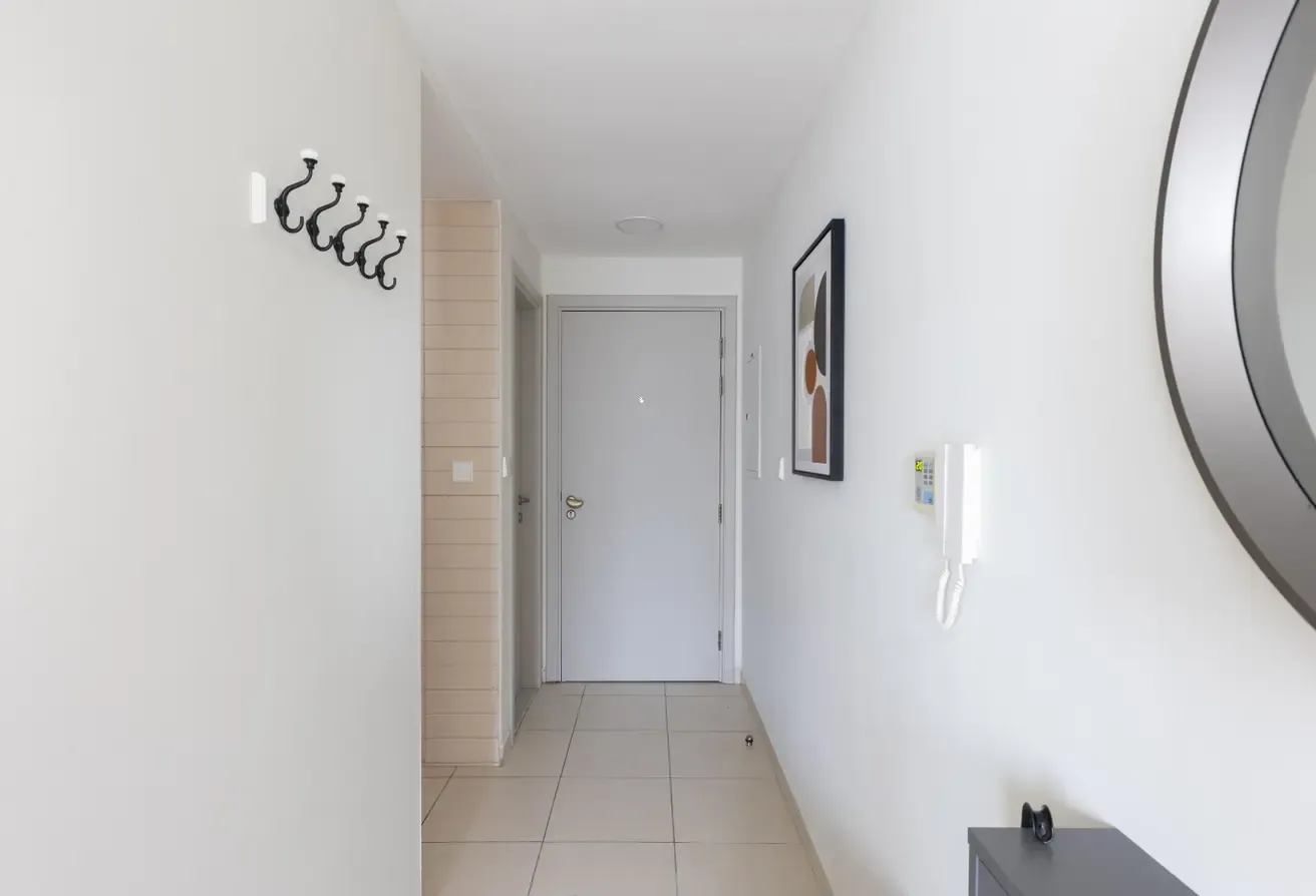 Modern interiors | JLT lake views | JLT