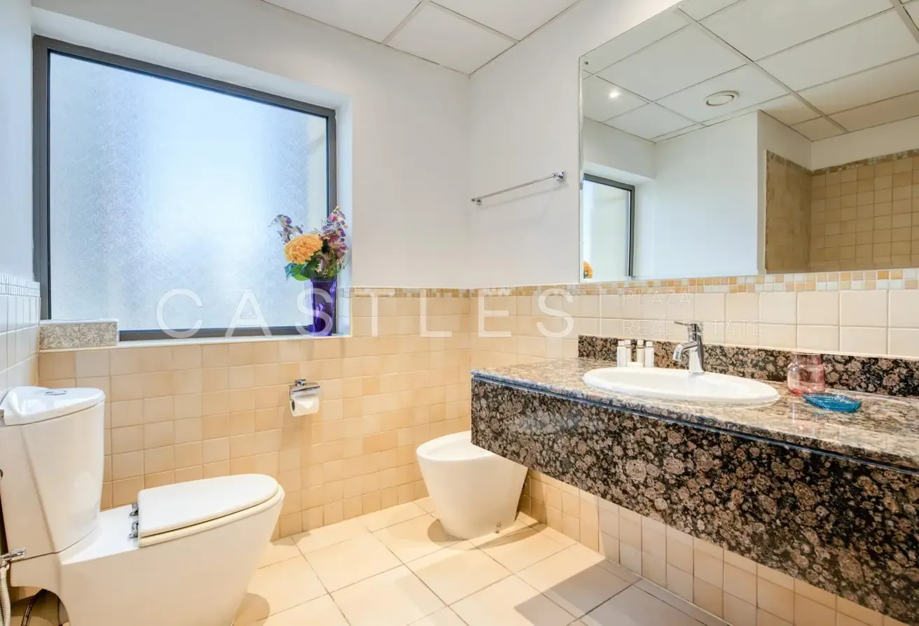 1BR Upgraded & Furnished | Marina View | Ready
