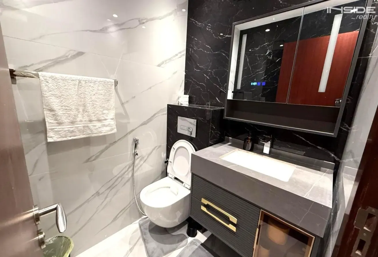 Bright Elegant | Furnished Apartment | Vacant