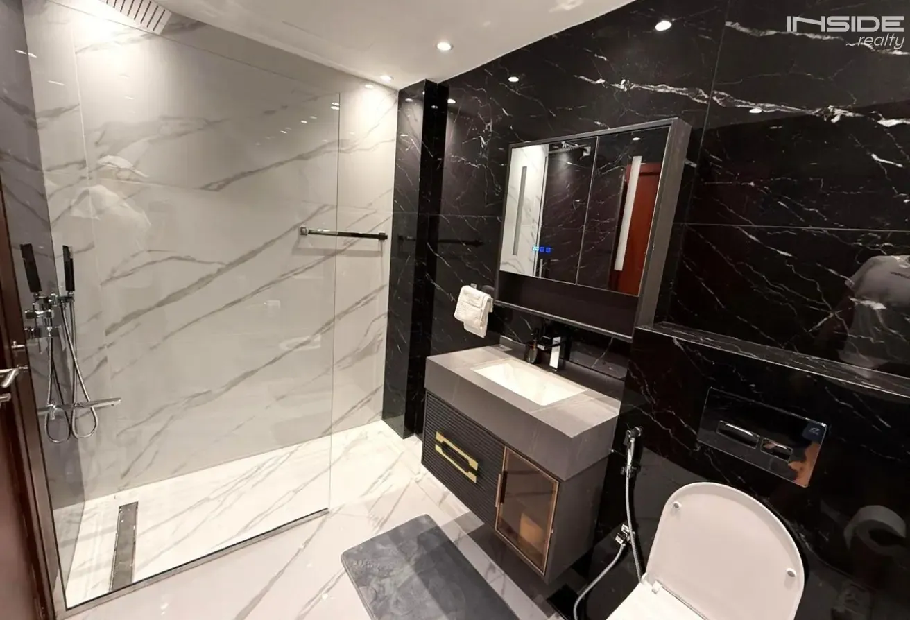 Bright Elegant | Furnished Apartment | Vacant