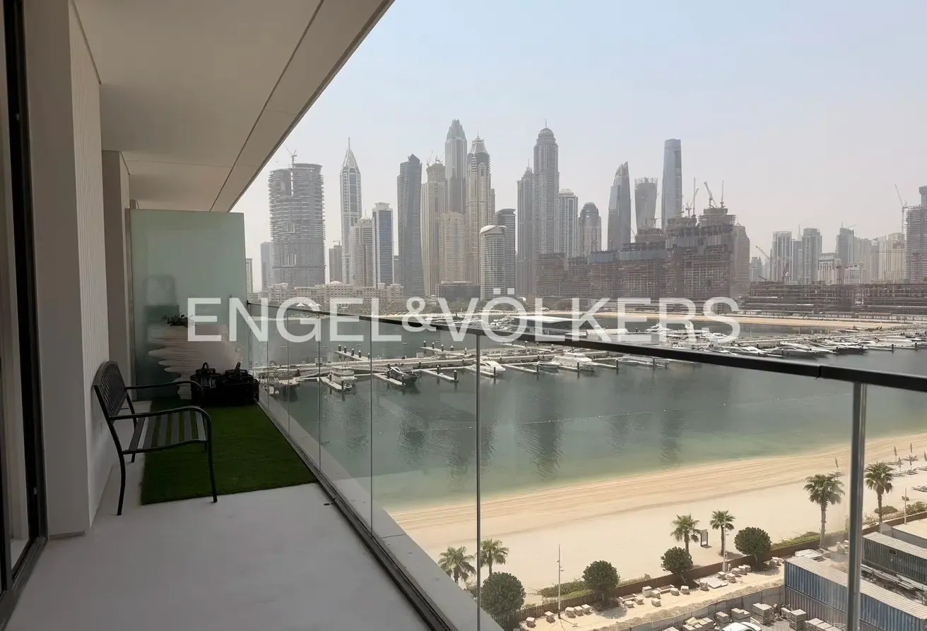 Exclusive  |  Upgraded  |  Fully Furnished