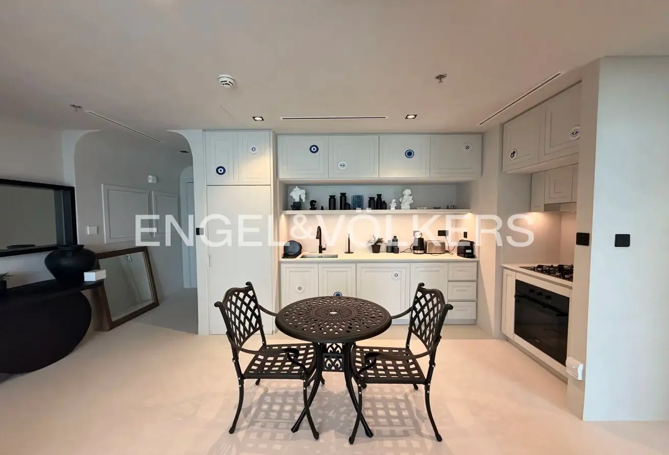 Exclusive  |  Upgraded  |  Fully Furnished