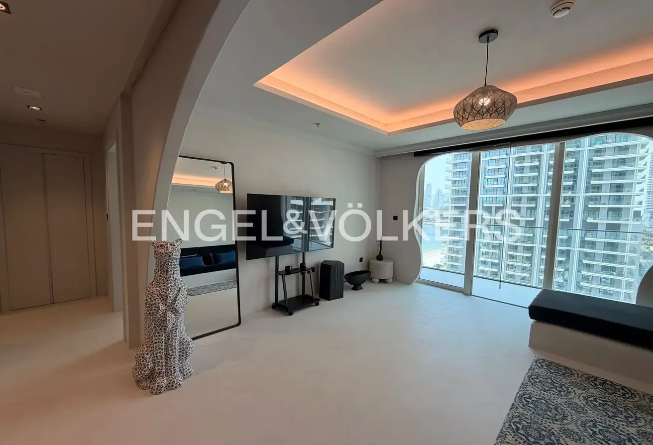 Exclusive  |  Upgraded  |  Fully Furnished