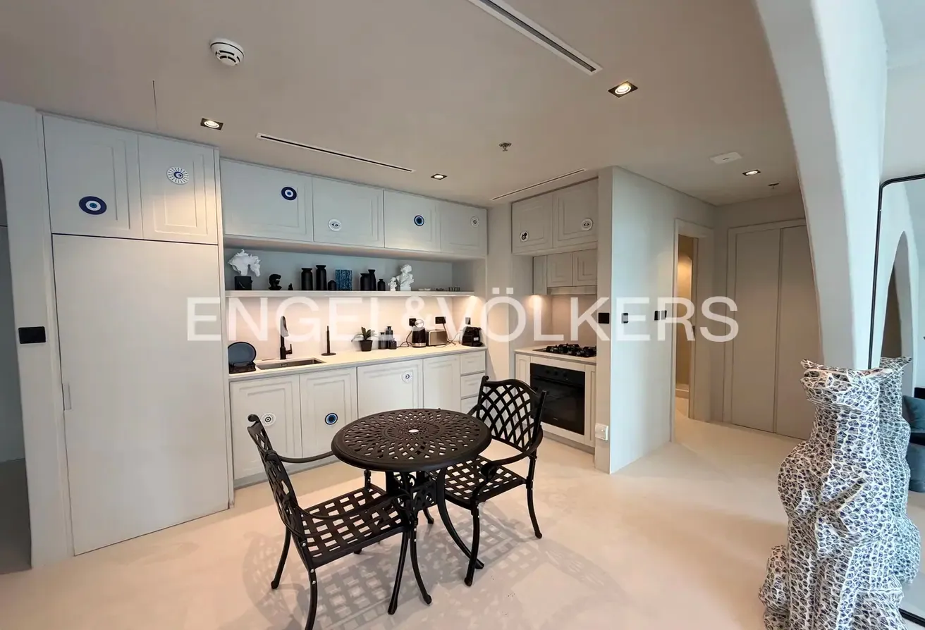 Exclusive  |  Upgraded  |  Fully Furnished