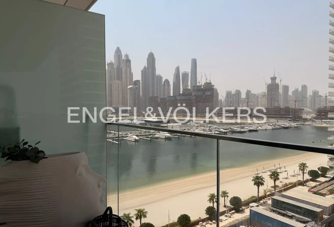Exclusive  |  Upgraded  |  Fully Furnished
