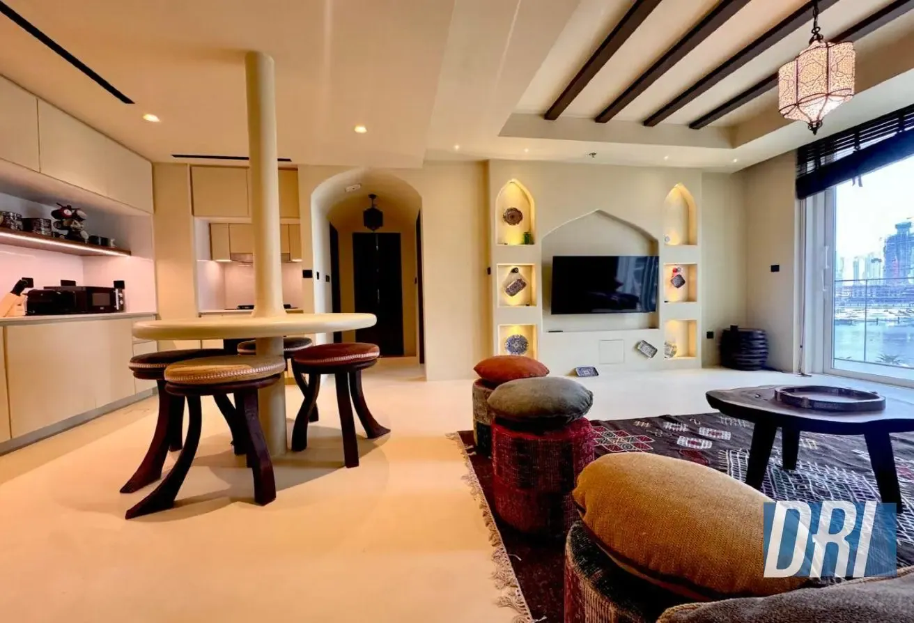 Coastal elegant apartment with private Beach