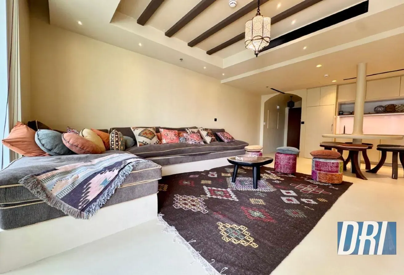 Coastal elegant apartment with private Beach