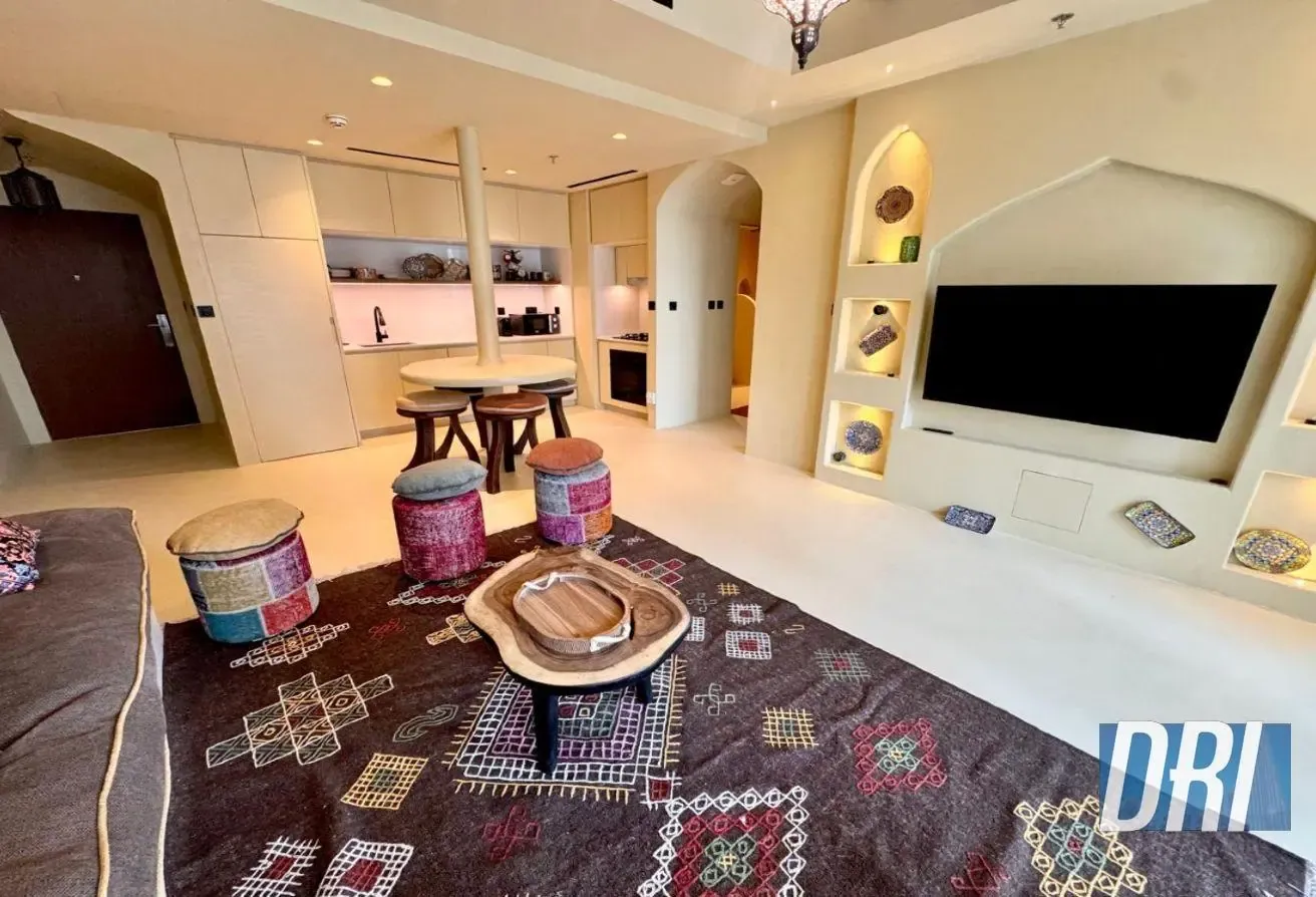 Coastal elegant apartment with private Beach
