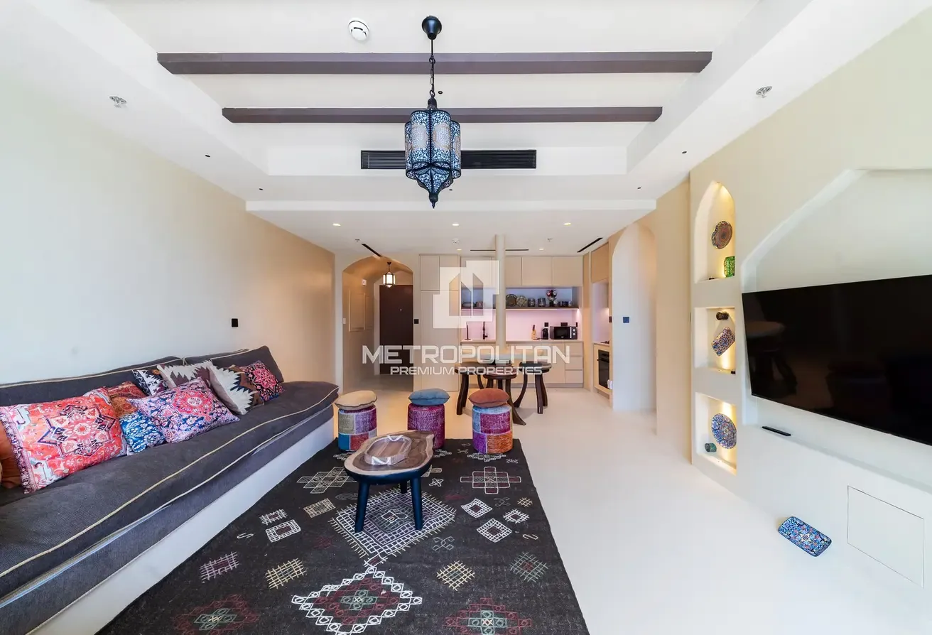 Fully Upgraded Unit | Sea View | Direct Beach