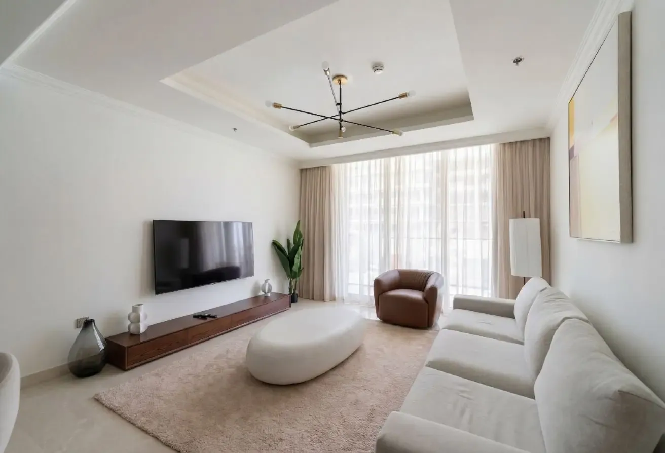 Fully Furnished | Stylish Unit | Vacant