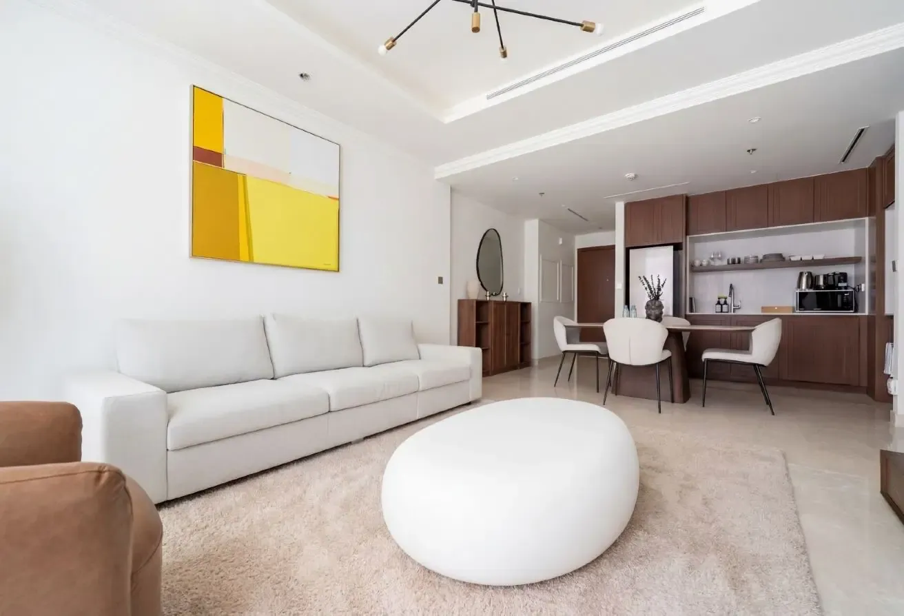Fully Furnished | Stylish Unit | Vacant