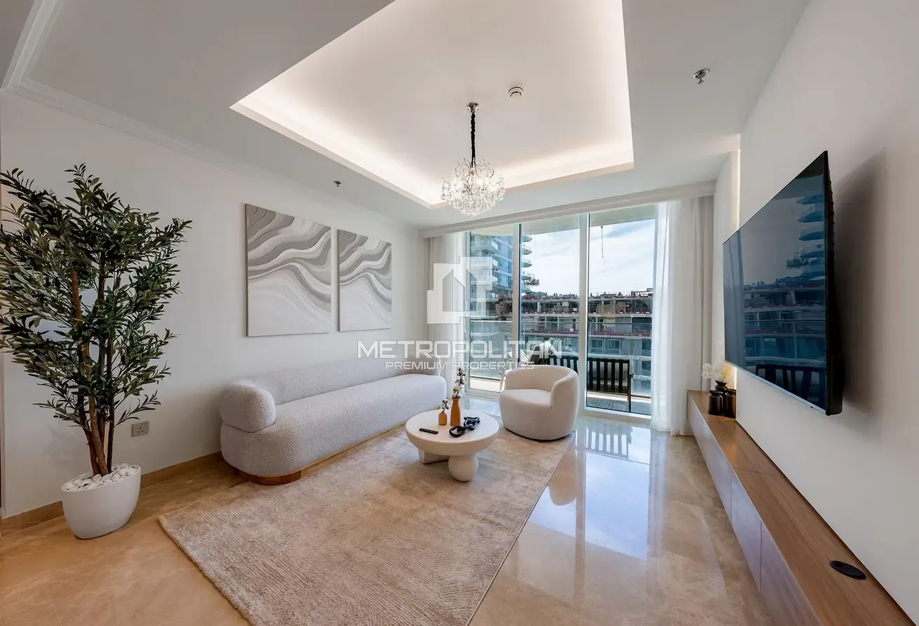 High Floor| Prime Beachfront Living| 1 Cheque Only