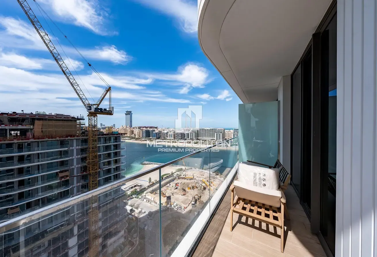 High Floor| Prime Beachfront Living| 1 Cheque Only