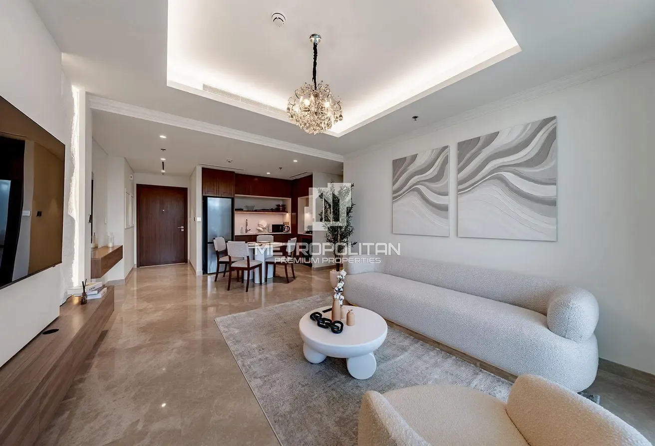 High Floor| Prime Beachfront Living| 1 Cheque Only