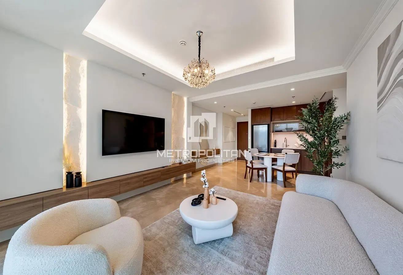 High Floor| Prime Beachfront Living| 1 Cheque Only