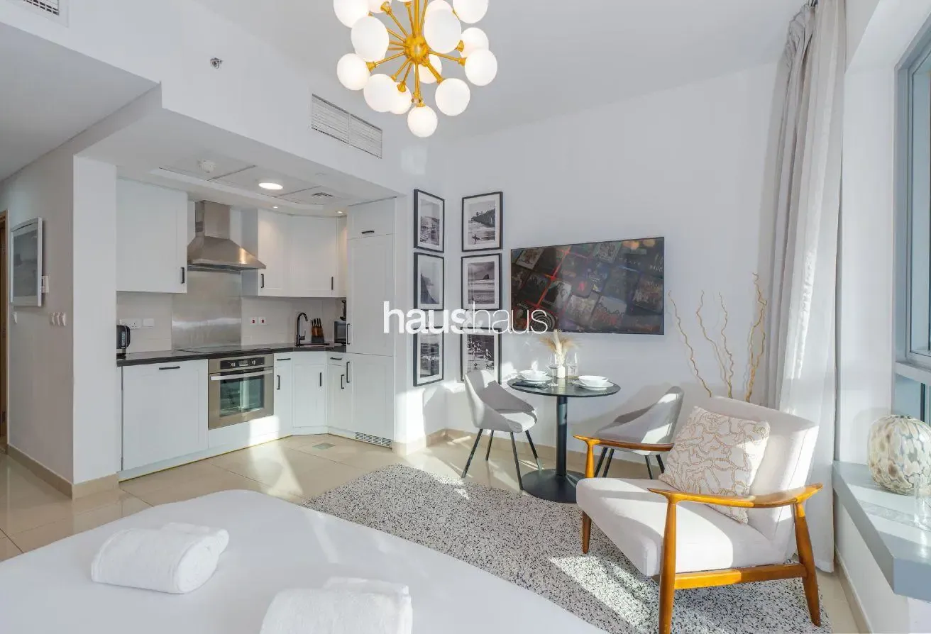 Contemporary | Bright | Lovely City Views