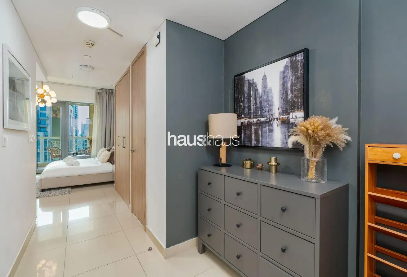 Contemporary | Bright | Lovely City Views