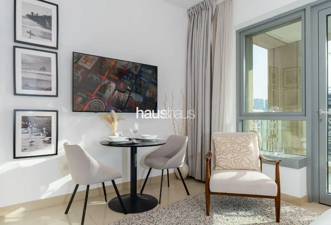 Contemporary | Bright | Lovely City Views