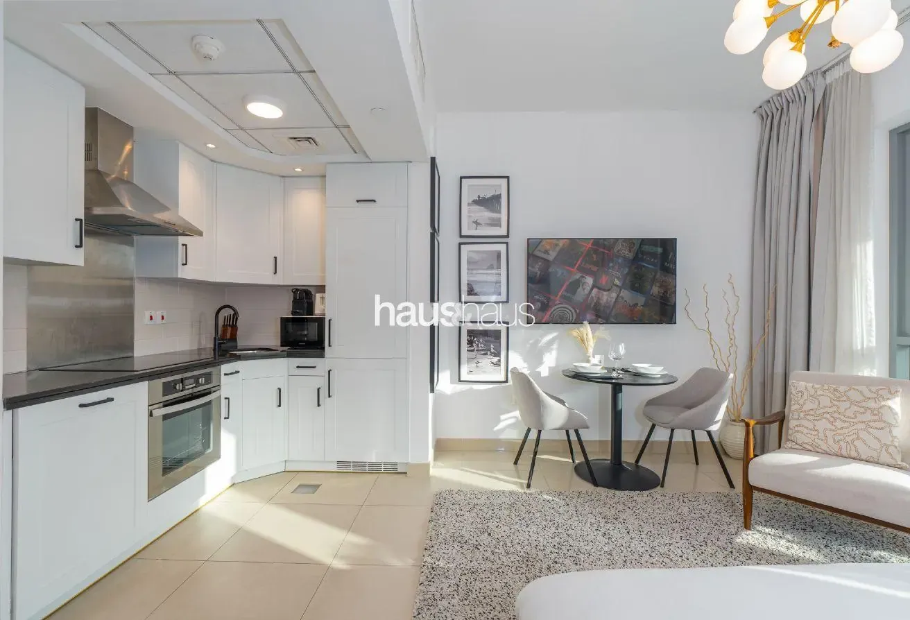 Contemporary | Bright | Lovely City Views