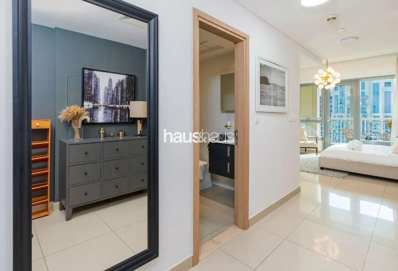 Contemporary | Bright | Lovely City Views