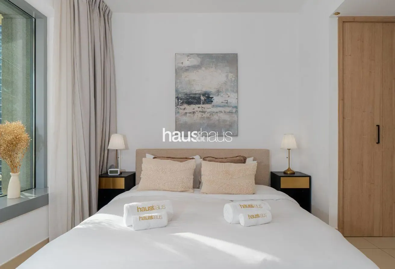 Contemporary | Bright | Lovely City Views