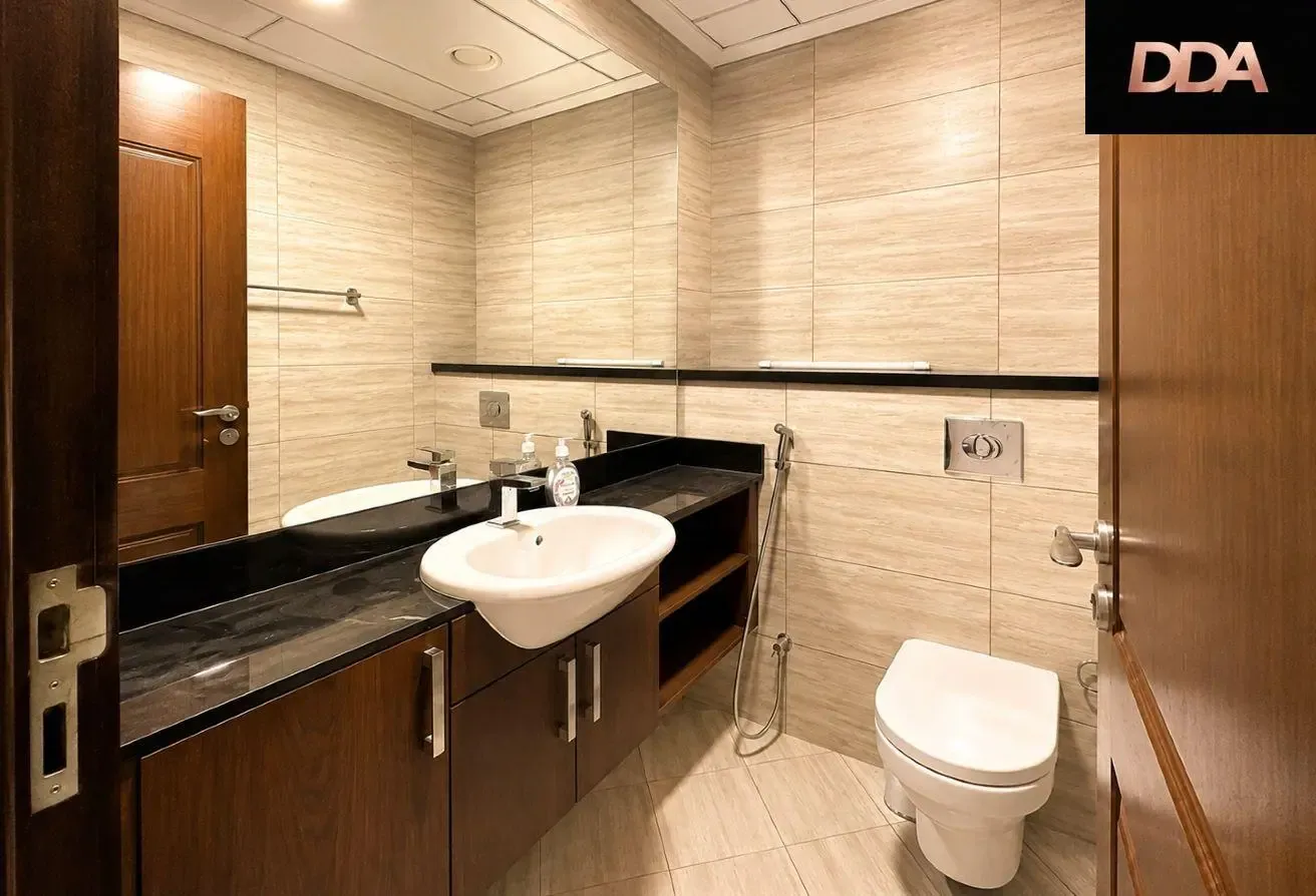 LUXURY CORNER TOWNHOUSE | SINGLE ROW | VACANT