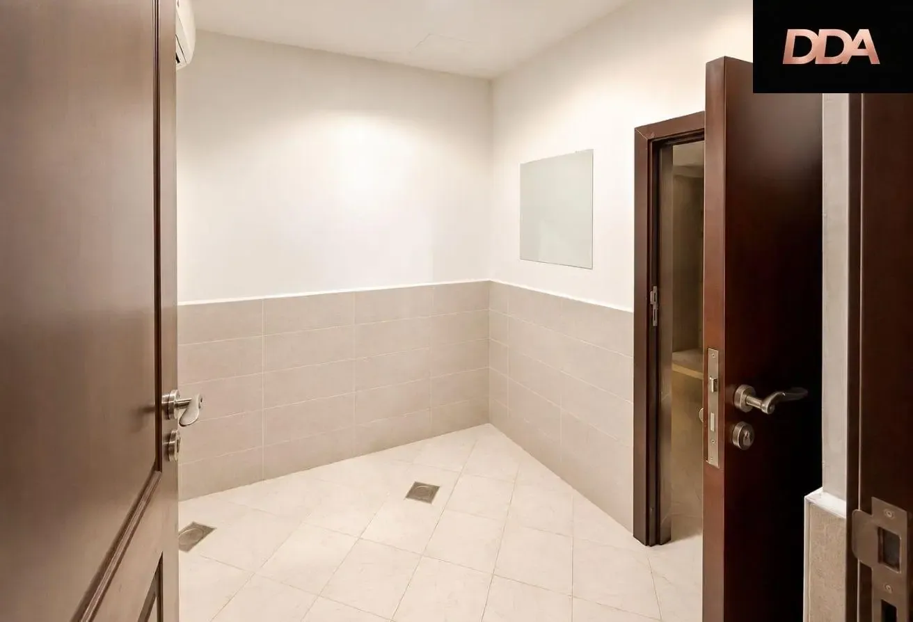 LUXURY CORNER TOWNHOUSE | SINGLE ROW | VACANT