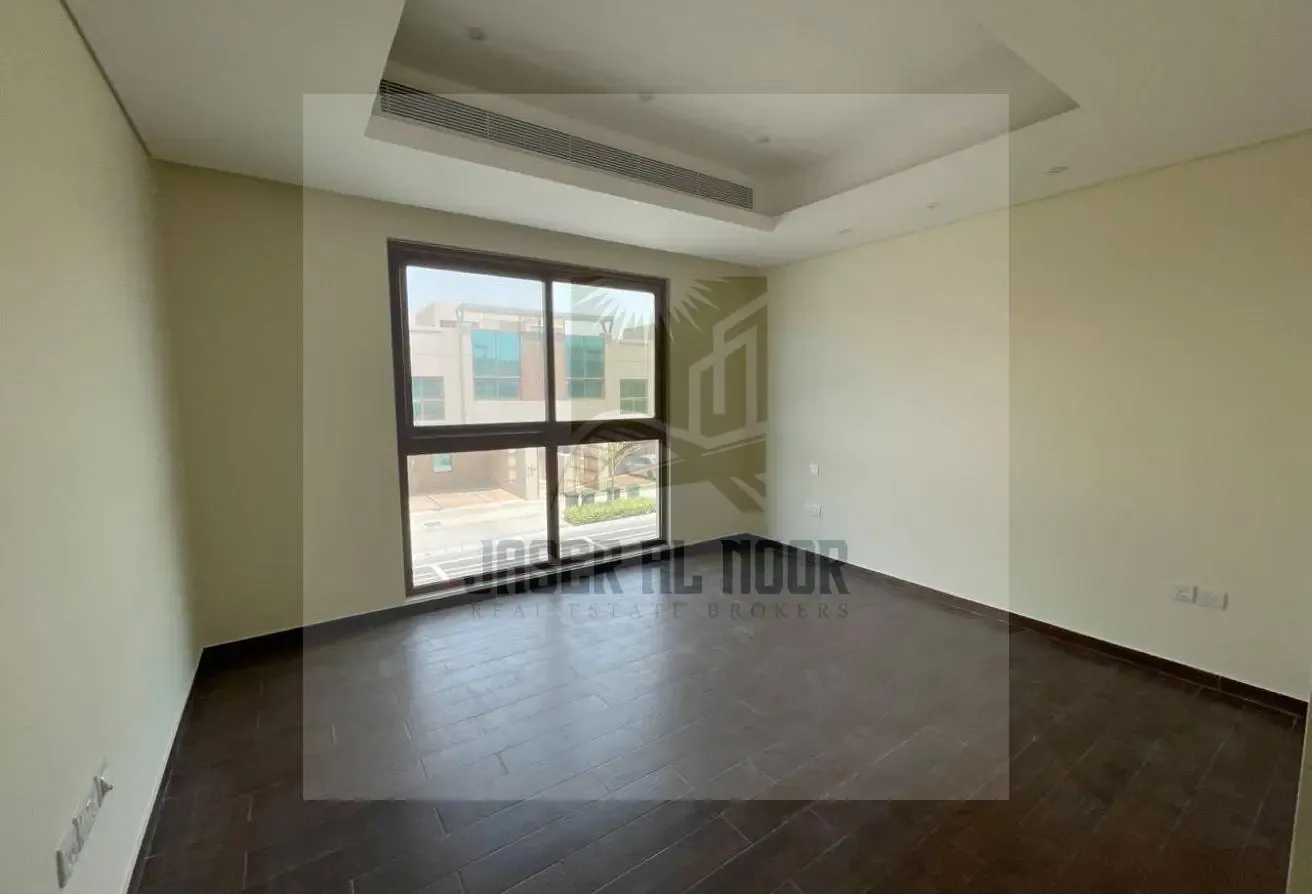 Must See |Stunningly Large |Lowest Price in Market