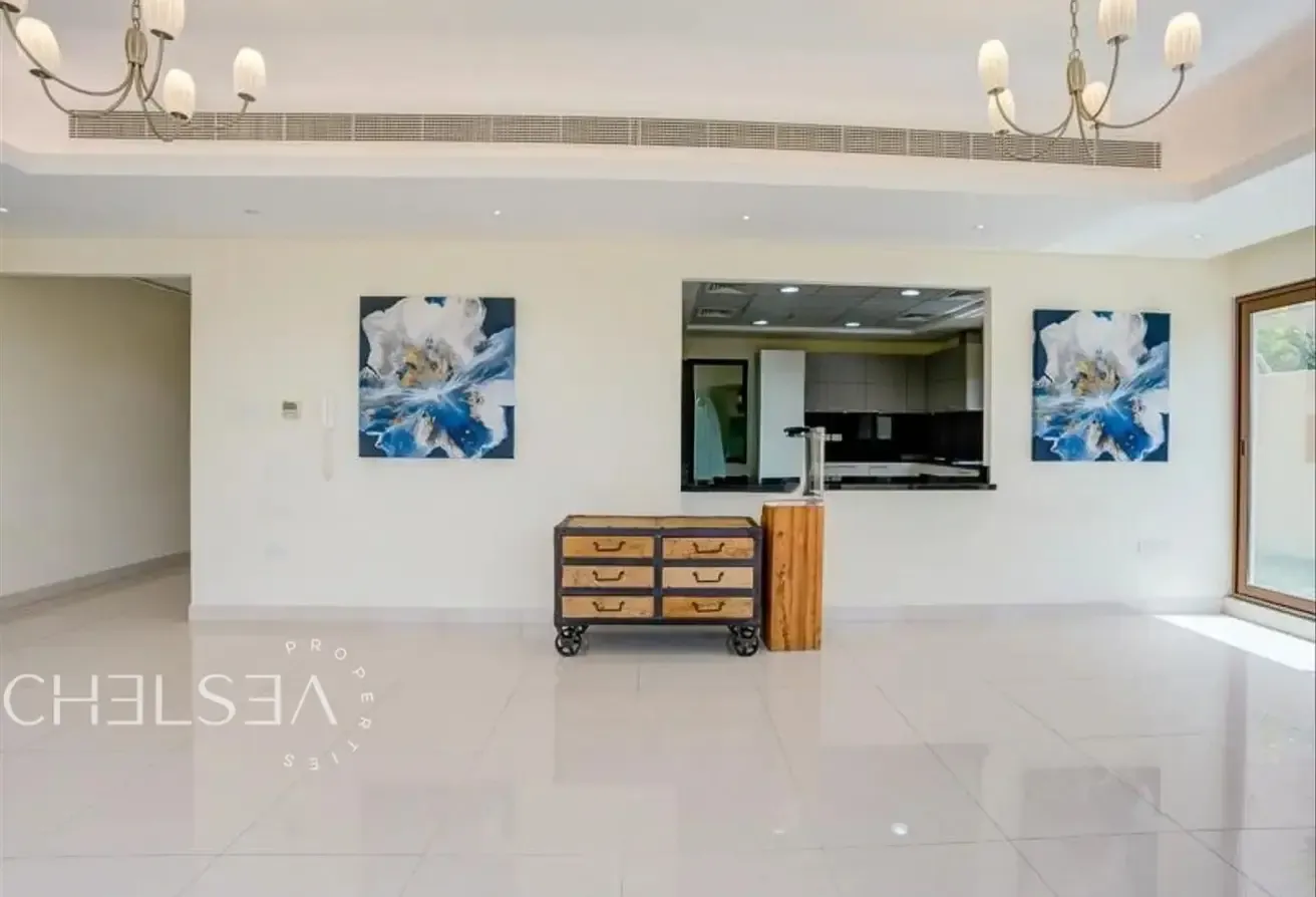PRIME LOCATION | MIDDLE UNIT | MULTIPLE OPTIONS