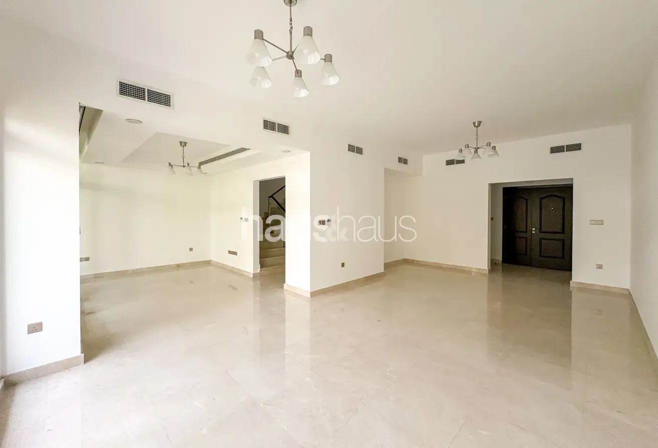 Closed Kitchen | Vacant | Single Row