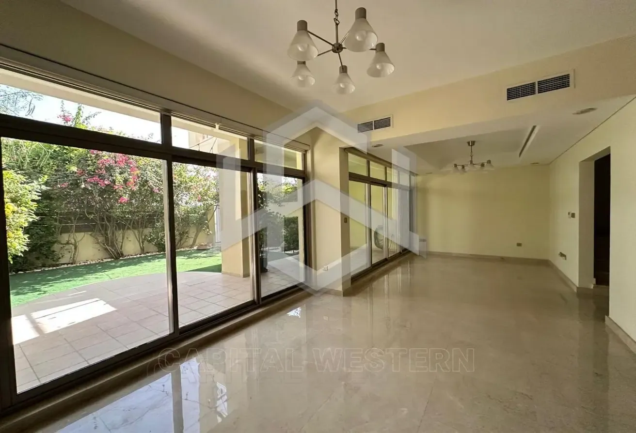 Single Row | 4 BR+Maids | Private Garden