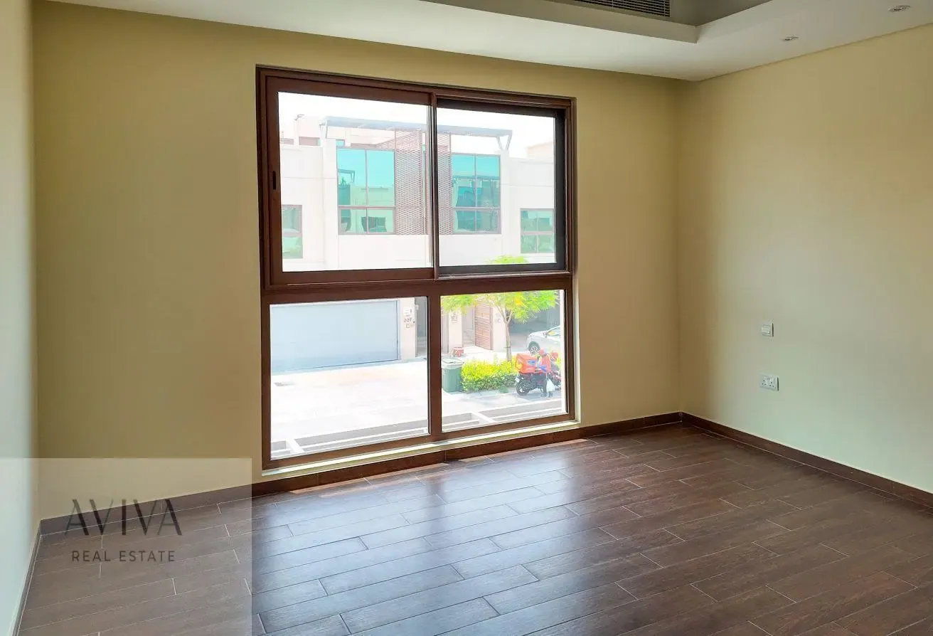 SPACIOUS 4BR | GATED COMMUNITY | READY OCT 1ST