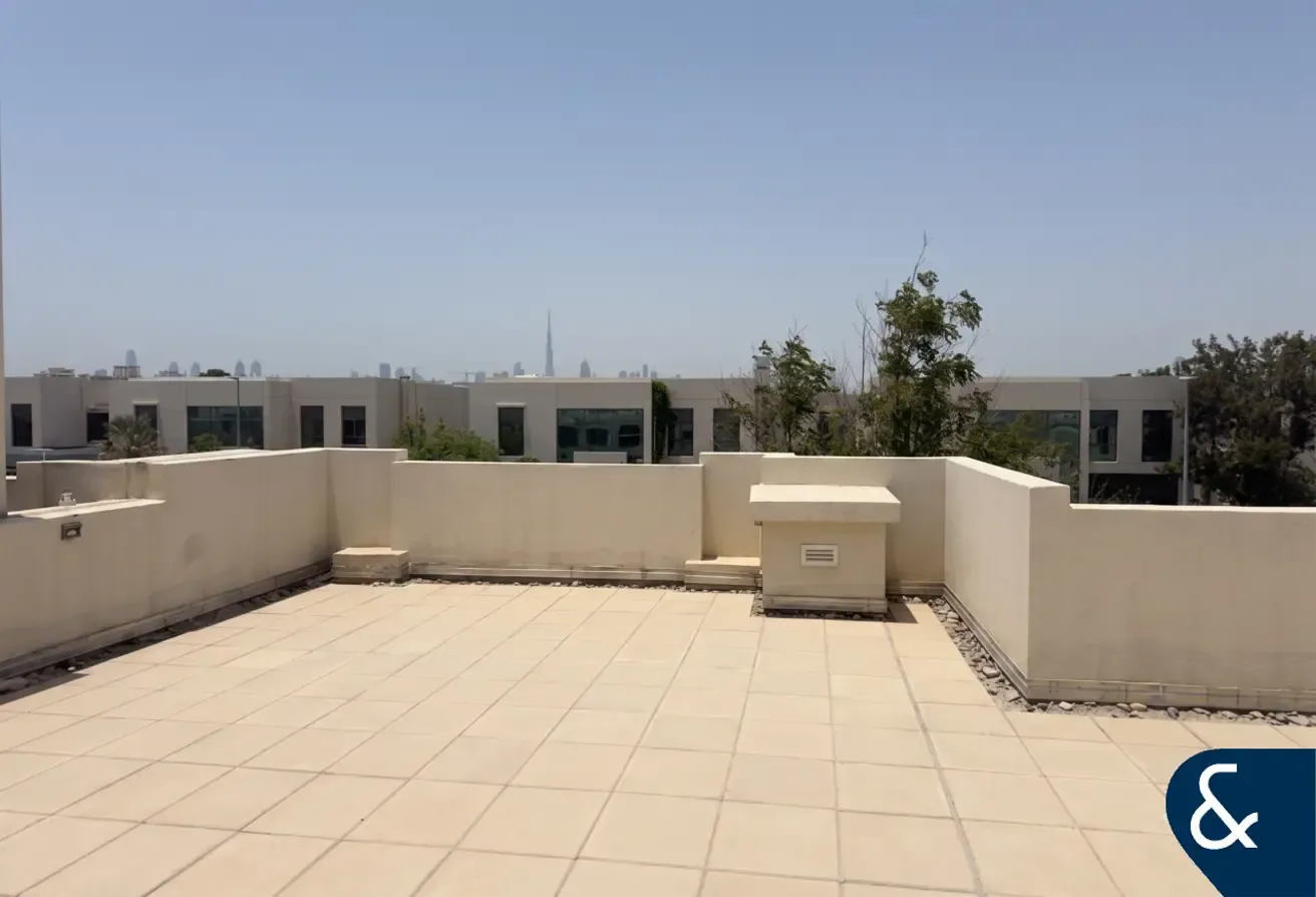 4 Bed | Single Row | Corner Plot | Burj View