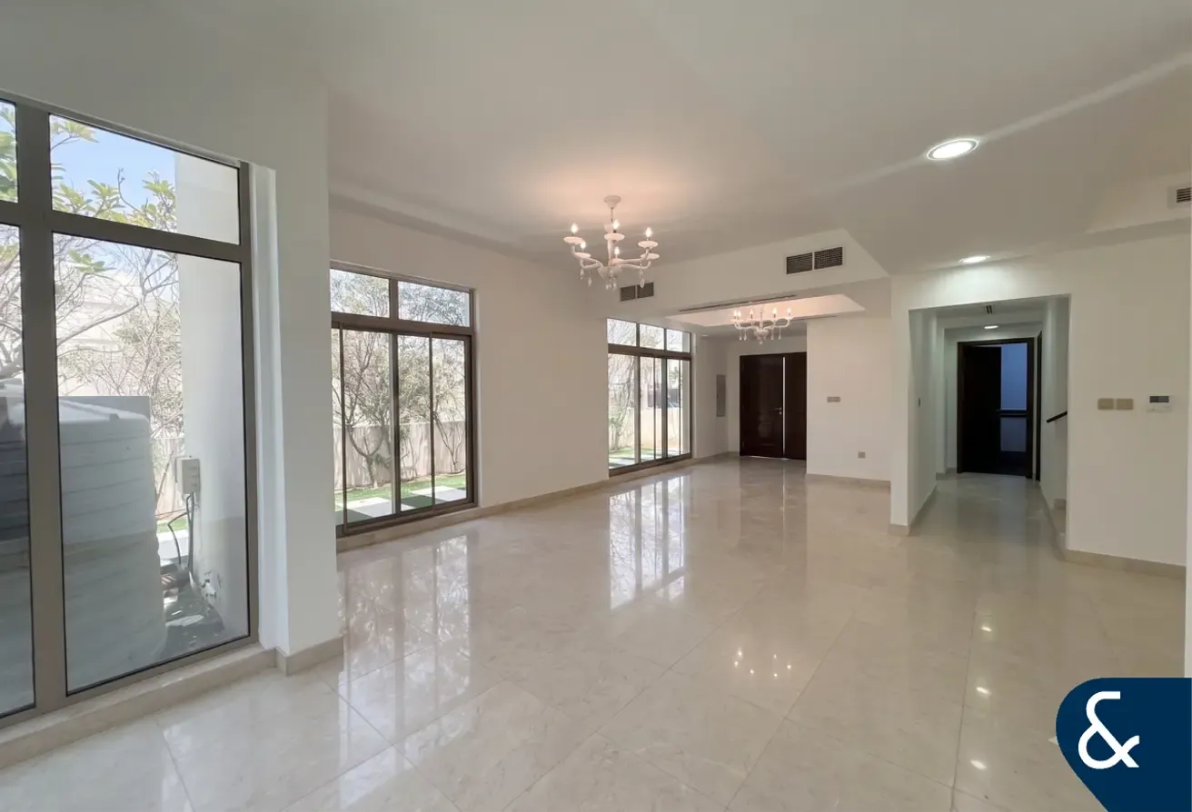 4 Bed | Single Row | Corner Plot | Burj View