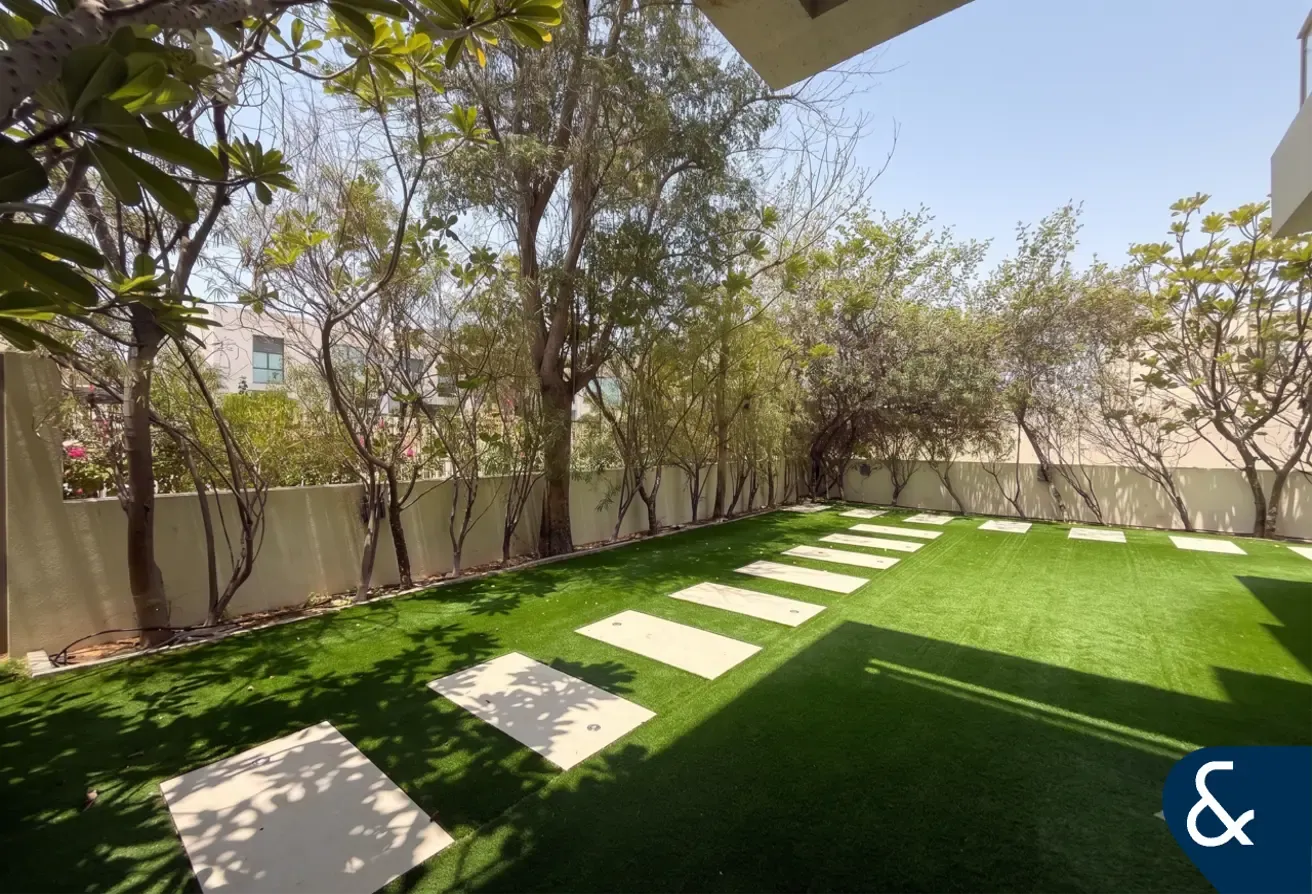 4 Bed | Single Row | Corner Plot | Burj View