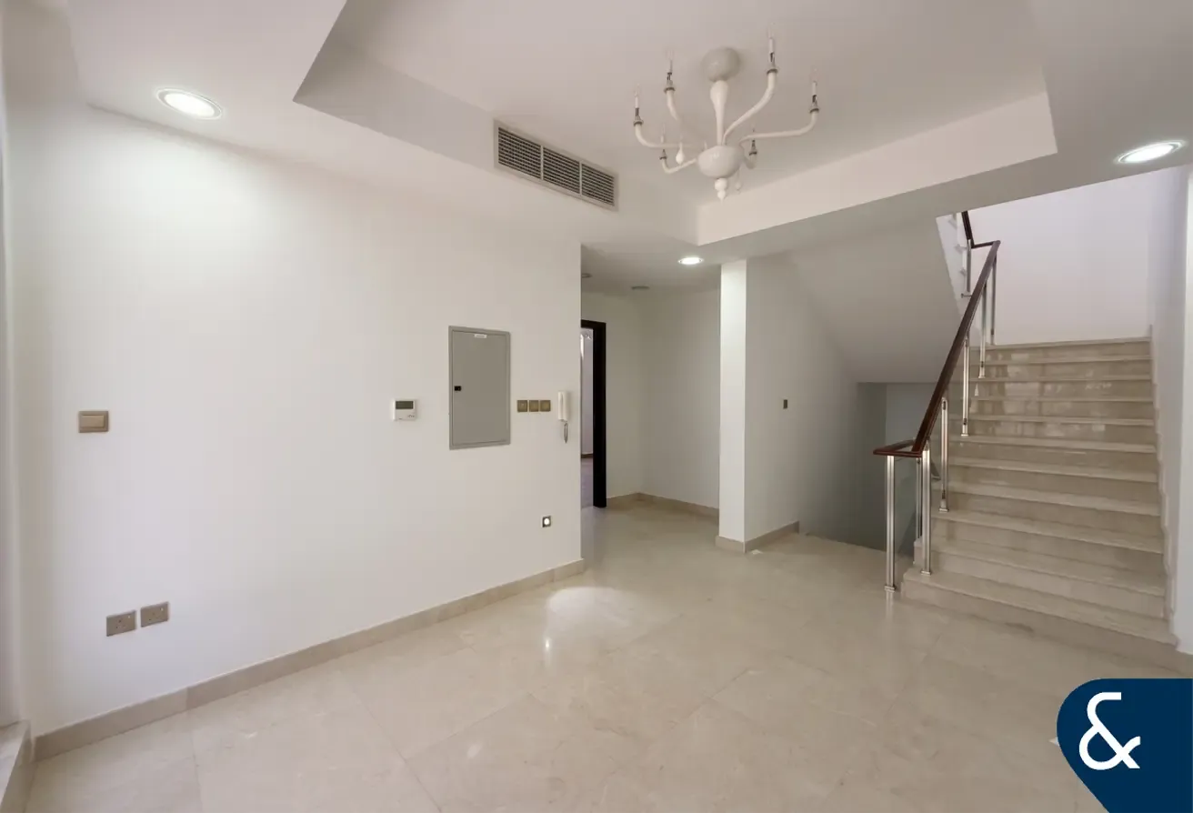 4 Bed | Single Row | Corner Plot | Burj View