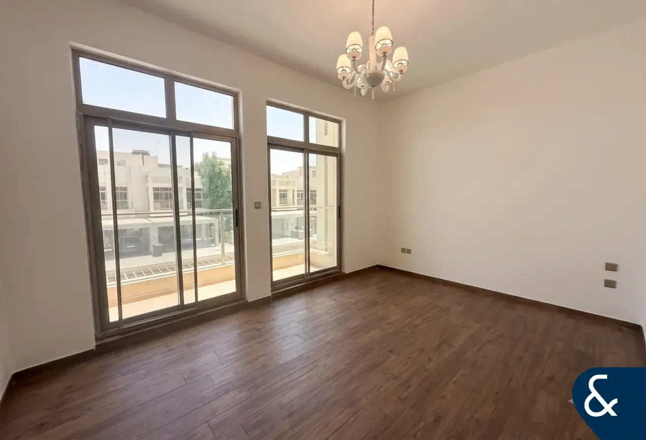 4 Bed | Single Row | Corner Plot | Burj View