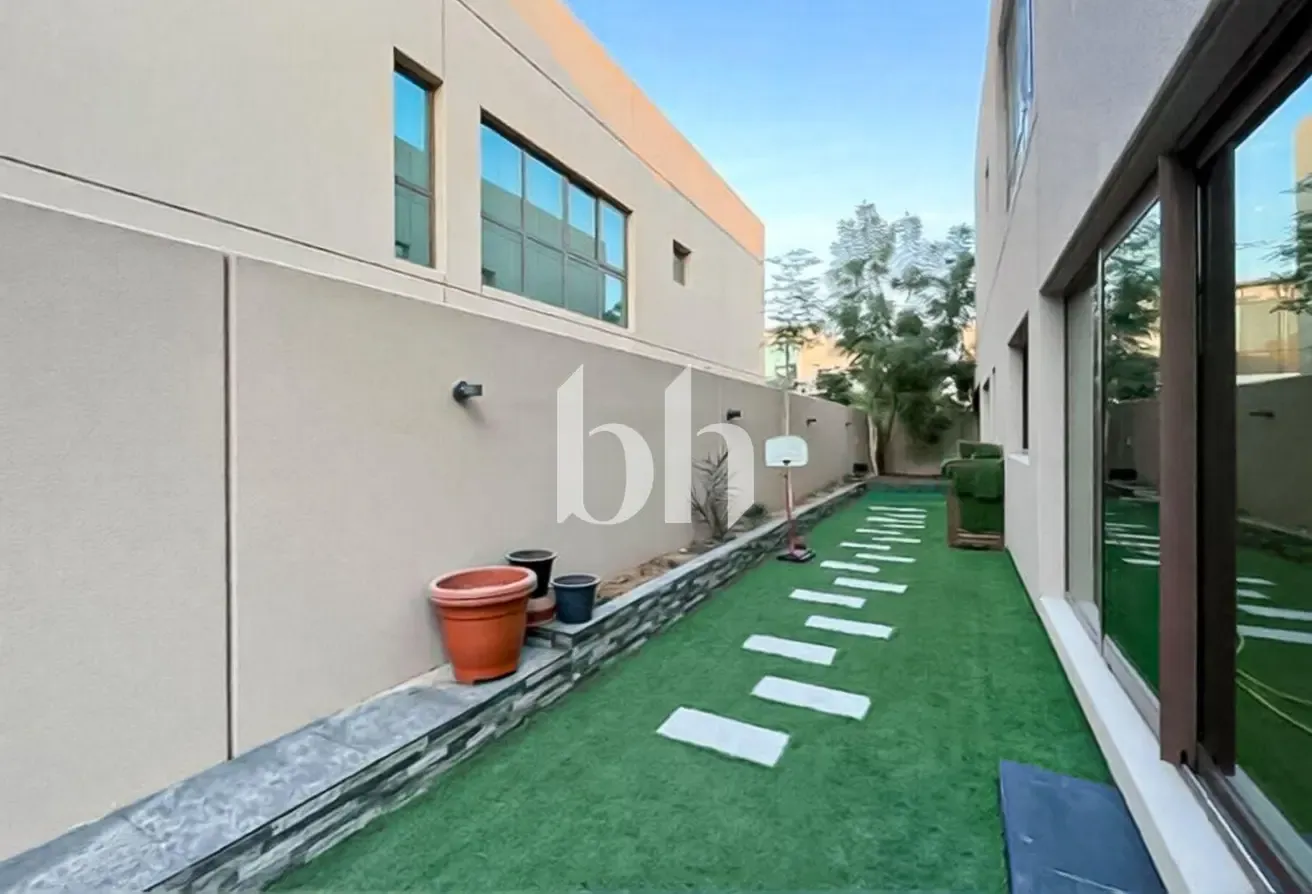 Corner Unit | Landscaped | Great Location
