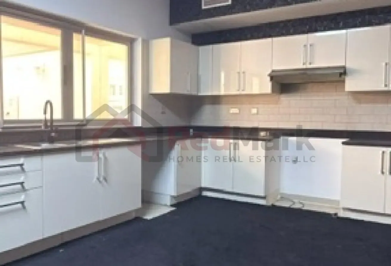 Ready to Move //Corner Unit // Single Row //