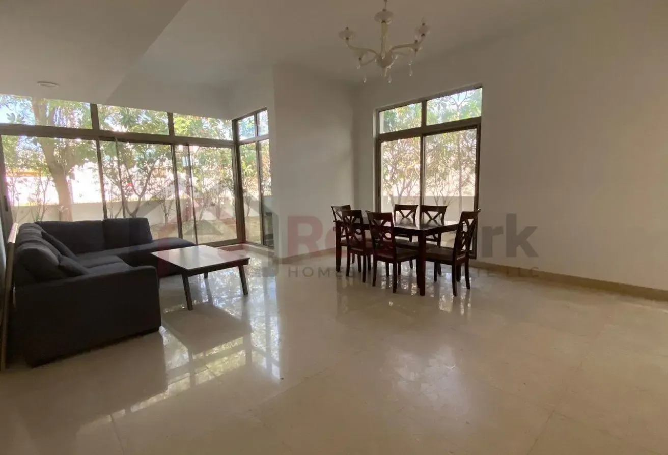 Ready to Move //Corner Unit // Single Row //
