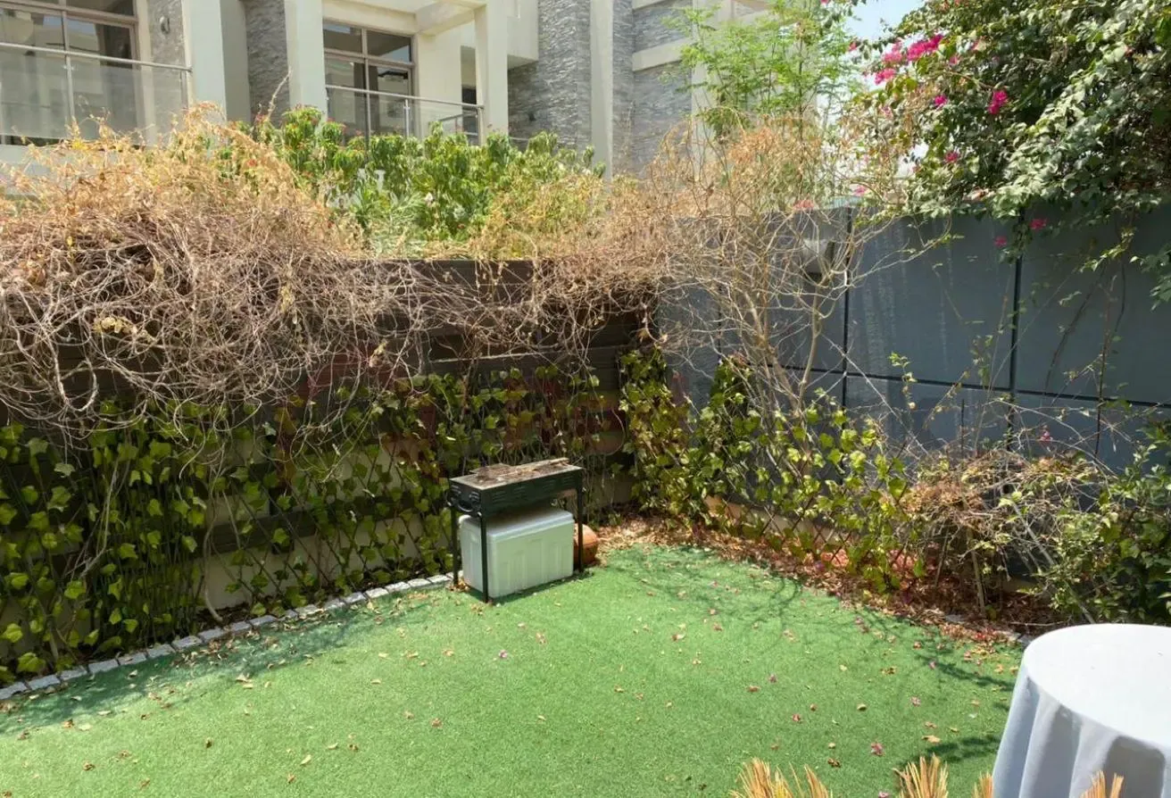 Ready to Move //Corner Unit // Single Row //