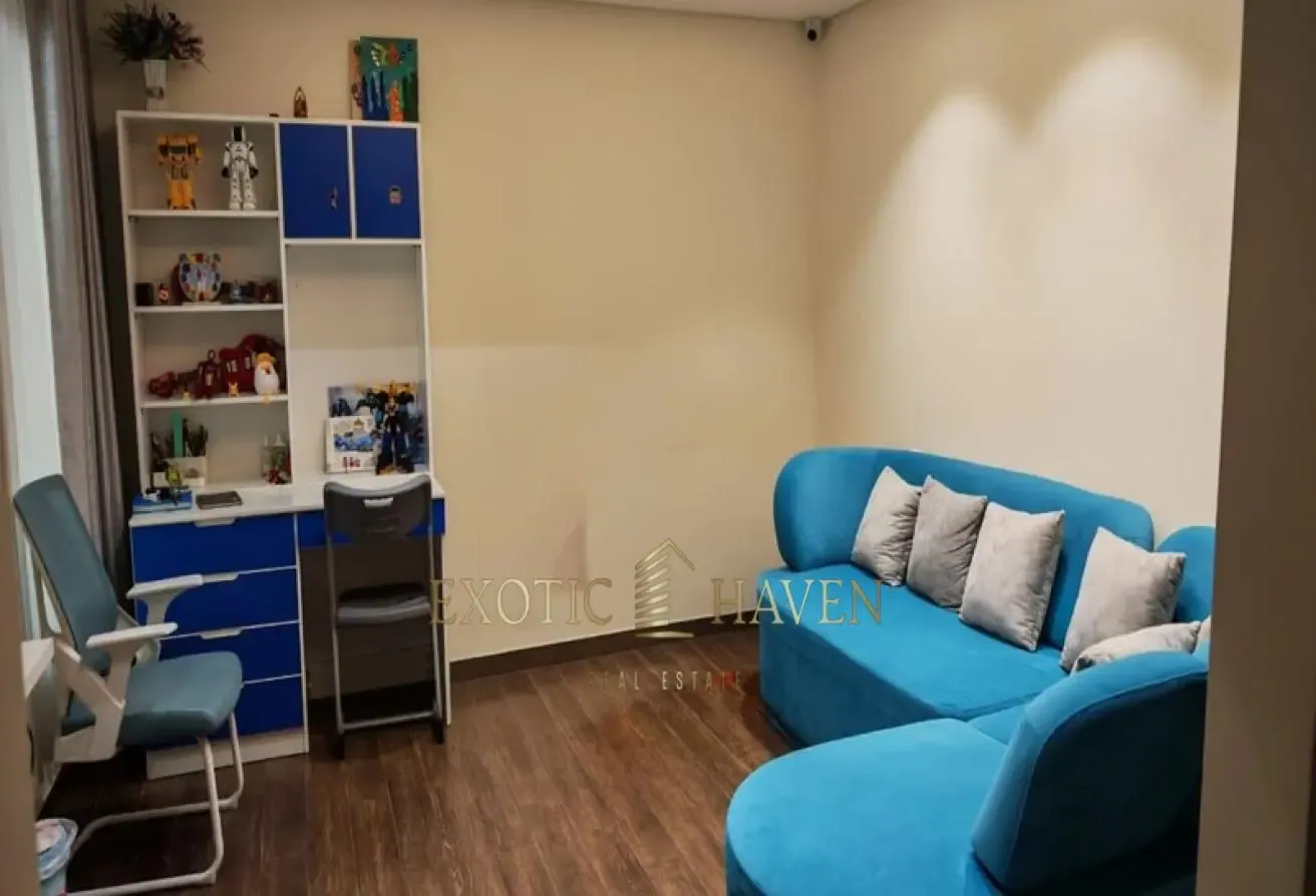 Near Park | Large Layout | Unfurnished