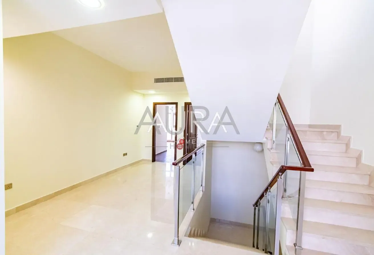 Corner Unit | Single Row | Call to View